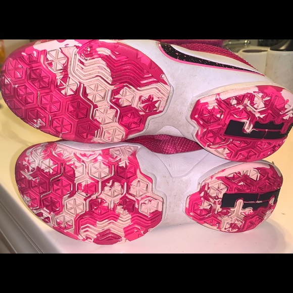 Pink and white Lebron’s size 2Y - Picture 3 of 5